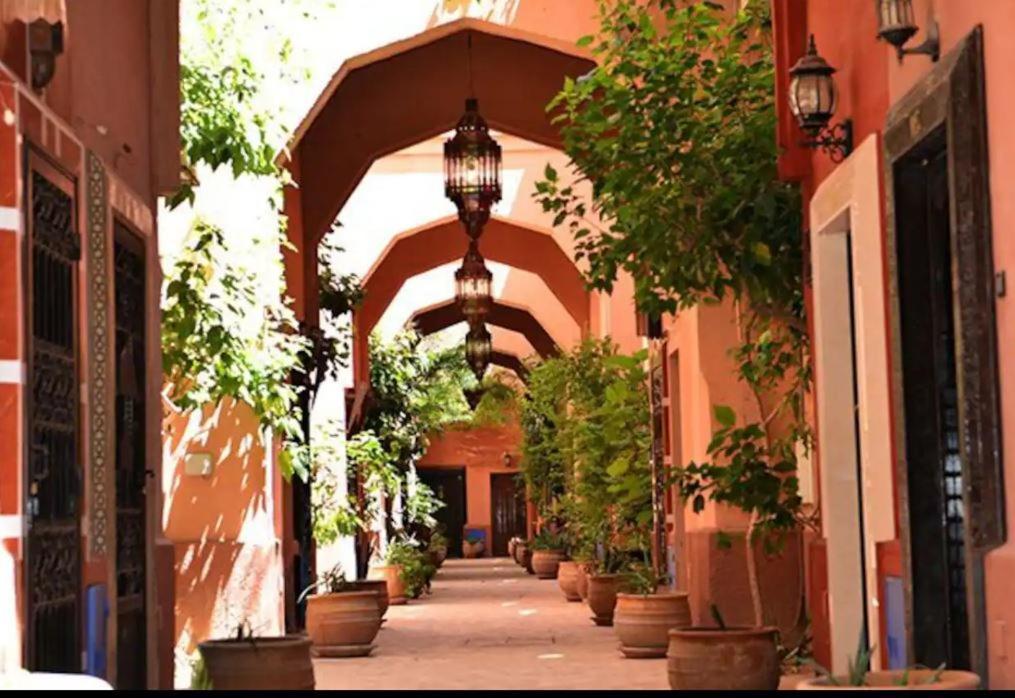 Quarya Assiyahia - Riad Camilia- Maison Entiere Avec Piscine Marrakesh Bagian luar foto